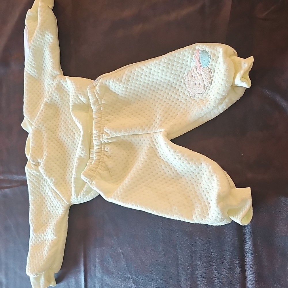 E Childwise Yellow kitten 2 peice pajama set 6-9 months - Picture 3 of 4